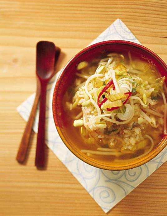 豆芽汤（以豆芽菜为辅料制成的汤）