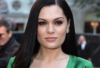 英国歌手JessieJ自曝感染新冠,她的现状如何?