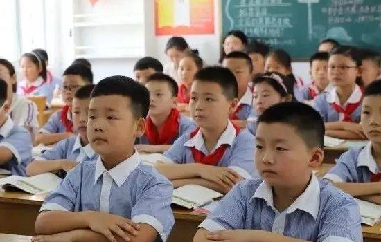 人民日报四问校外培训乱象,培训教育行业存在什么问题?
