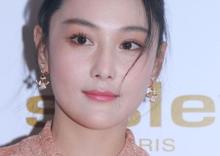 张馨予给周杰伦kj？张馨予绯闻缠身