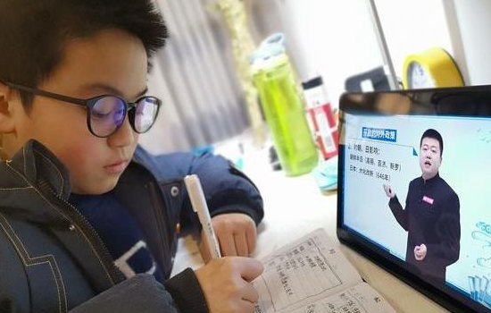 人民日报四问校外培训乱象,培训教育行业存在什么问题?