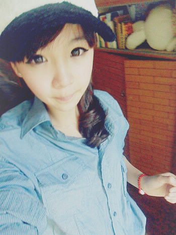 谁有张依依（依依君）皮肤，上面写着他心无她，原图也行
