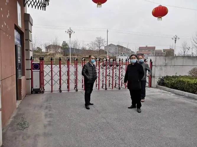 江西贵溪方舱睡水泥地这一消息冲上热搜！当地对此作何回应？