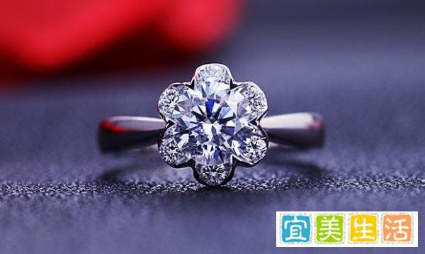 0.5克拉钻戒价格贵不贵？小克数钻戒值得买吗？可以求婚时用吗？