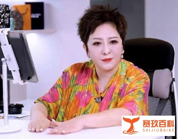 因与向华强关系密切，关之琳曾被泼咖啡、扇耳光，向太首度回应