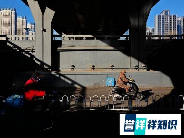 17张普通人拍出来的好照片:前几张的错位结合,真的绝