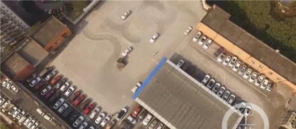 重庆驾校在7楼楼顶练车引争议 相关部门：场地没有备案