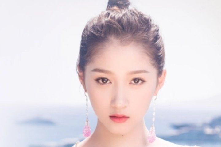 三十岁以下的大陆女明星名字