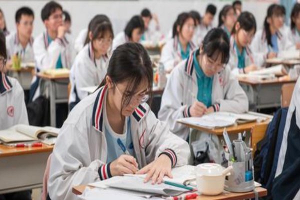 一屠暮行 为狼所迫文章翻译