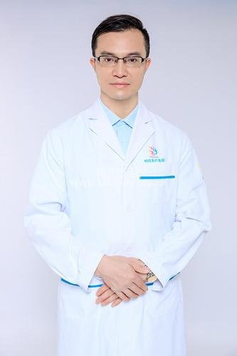 生父回应婴儿肠梗阻疑耽误治疗死亡:无法接受,为何延误治疗事件频发?
