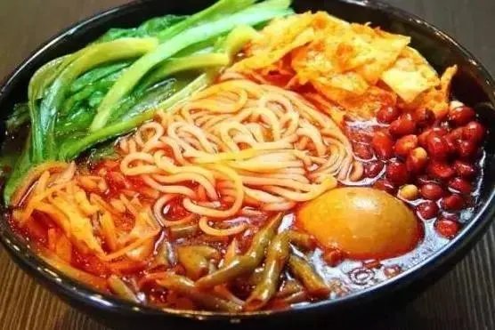 中国首家螺蛳粉产业学院开课,现场竟人满为患?