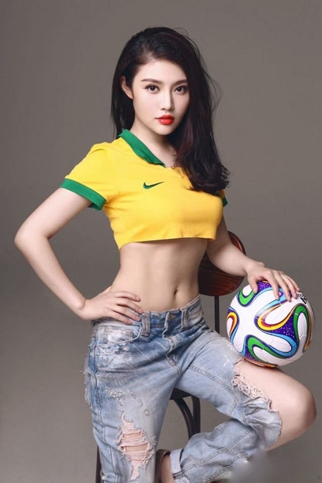 男足战绩虽不佳 足球宝贝可不差 最美的5个都是谁