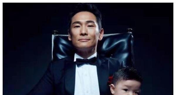为娶小24岁娇妻，比岳母还大一岁也不觉得丢脸，今54岁老来得子