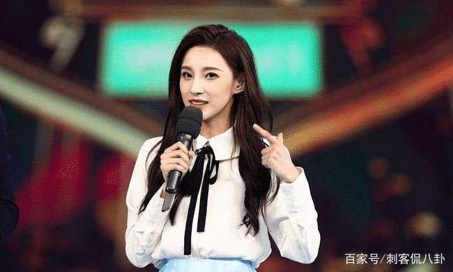 春晚新主持人马凡舒因太漂亮上热搜,她的长相为何能让大家认可?