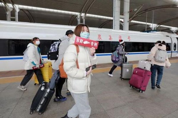 给力！东北财经大学包机送大学生回家，这样回家会不会有风险？