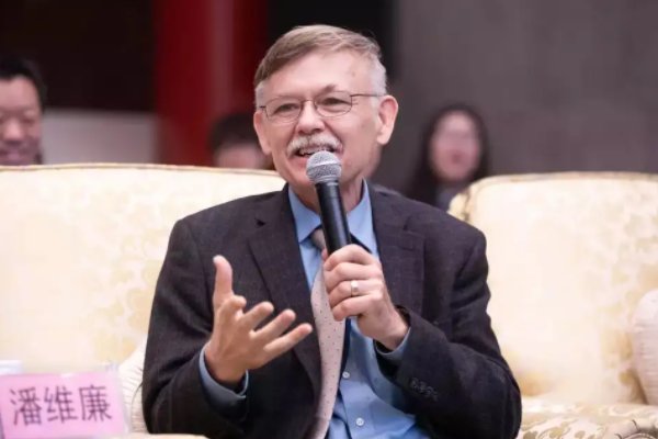 2020年感动中国十大人物颁奖词
