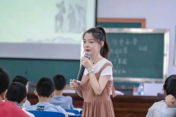 傻眉楞眼什么意思