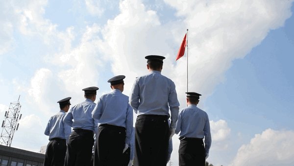 不能露脸的缉毒警讲述生死时刻,他们的工作有多艰辛?