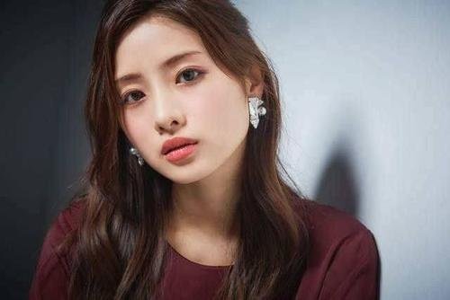 石原里美预计本周末复工,还没有痊愈就工作是不是害人害己?