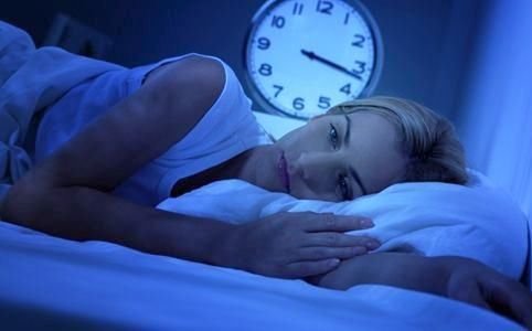 过去一年,疫情致整体入睡延迟2到3小时,睡眠很浅的原因是什么?