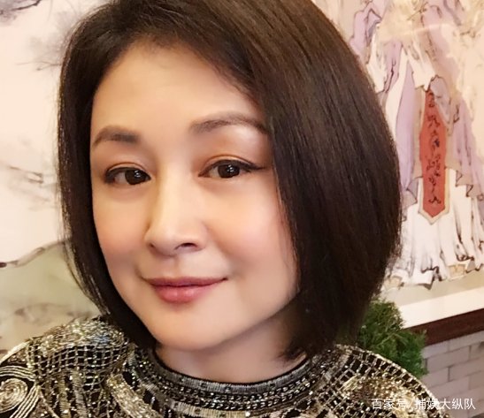 传于月仙离世疑点重重,赵本山派妻子现身追悼会,自己却不到场,为什么?