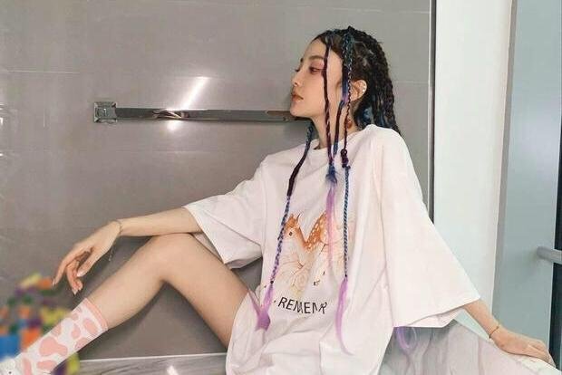 8岁甜馨近照,掉门牙乐坏李小璐:她们母女俩可还快乐?