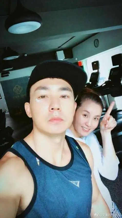 刘畊宏回应卖“假燕窝”,他是真的被合作公司骗了吗?