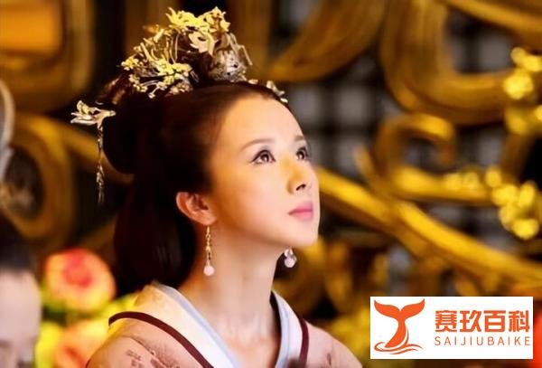 打人导演妻子讽刺孙菲菲炒作，却被怼得不敢吱声