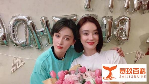 张馨予陪袁姗姗过生日,美女同框画面养眼,可张馨予被P到认不出
