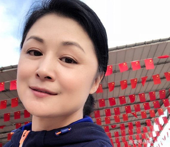 传于月仙离世疑点重重,赵本山派妻子现身追悼会,自己却不到场,为什么?