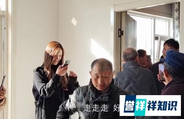 陈亚男回朱楼村,全村人来看笑话!小伟是男人,该出来保护她!