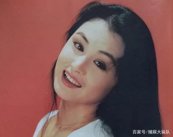 传于月仙离世疑点重重,赵本山派妻子现身追悼会,自己却不到场,为什么?