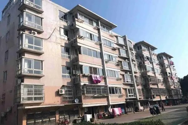 东北药企卖两套学区房换来2100万,企业持有学区房是否合理?