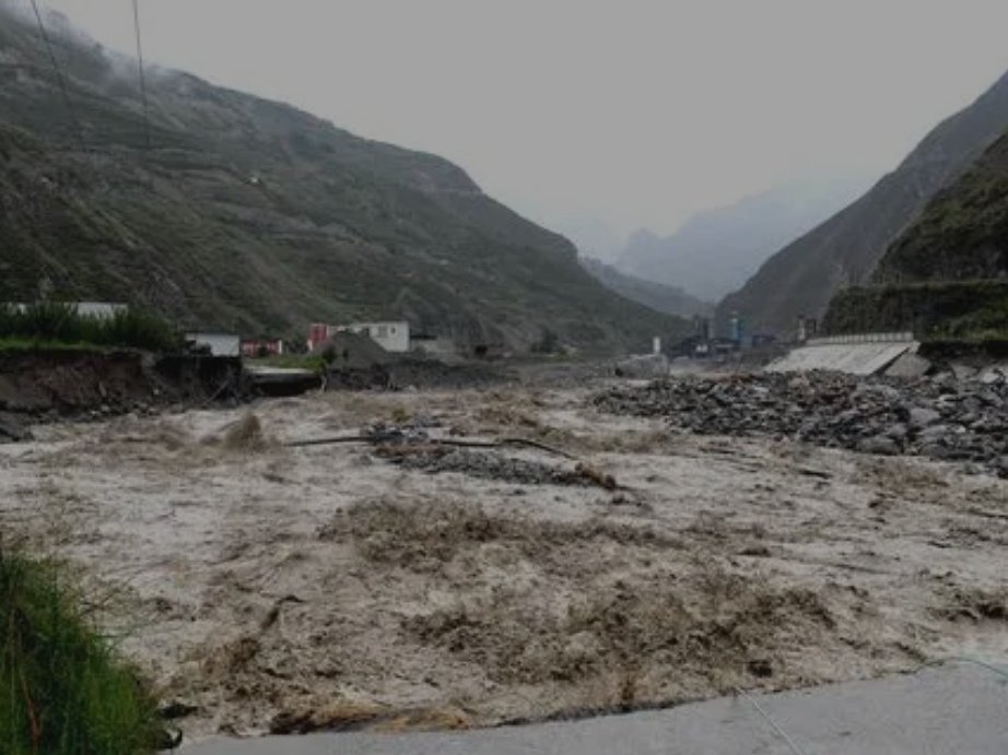 亲历者讲述彭州龙漕沟山洪:水太大根本没有站脚的地,山洪的破坏力有多大?