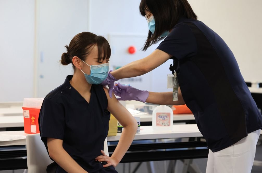 日本女艺人佐佐木希确诊感染新冠,当地的防疫情况是怎样的?