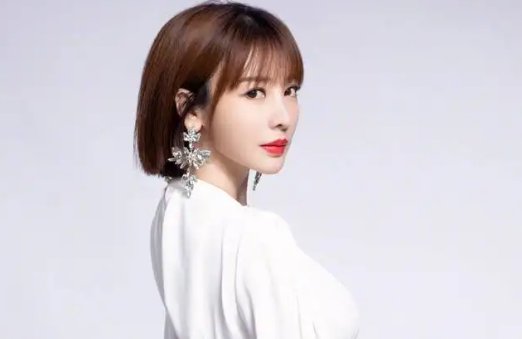 柳岩说绝不可能闪婚闪恋,她面对感情有多清醒?