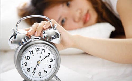 过去一年,疫情致整体入睡延迟2到3小时,睡眠很浅的原因是什么?