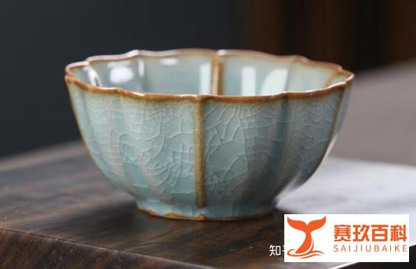 青澹的汝窑和哥窑有啥区别么？