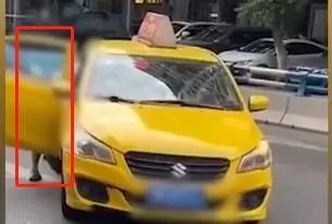 马路上,男子拖拽女子!还强行塞进出租车,男子为何这么说?