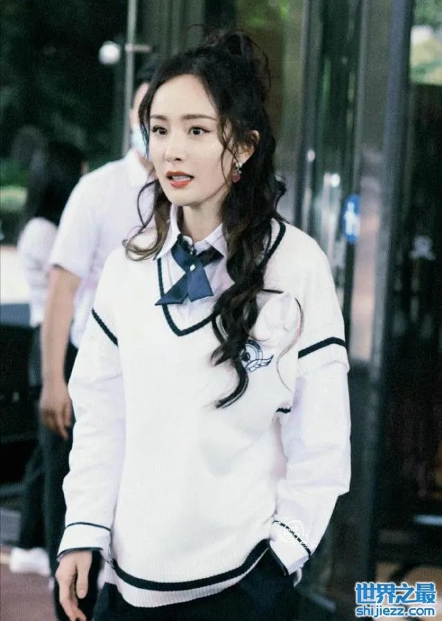 杨幂爸爸回应女儿伤情:天佑女儿一切都好,感谢所有关心的朋友 ...