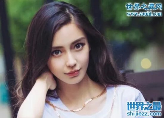 杨颖angelababy素颜照，素颜照比整容前还吓人 