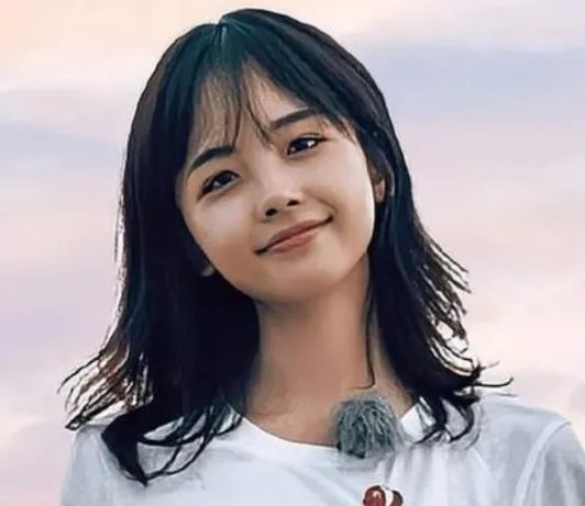 王冰冰再登央视舞台，她的专业能力还是一如既往的优秀吗？