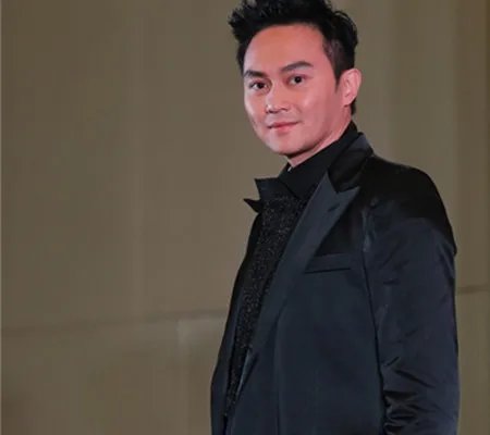 张智霖写给儿子的歌是什么？  二十年后与汪明荃再共舞