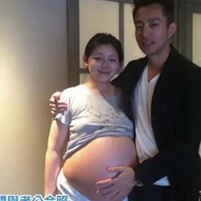大s二胎怀男孩亲爱曝光 晒五个月超级巨肚