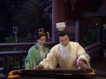 上联:落日阁中琴瑟瑟,阁下洛阳客,下联怎么对?
