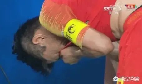 国足输给伊朗以后状态如何?他们在回国的飞机上会做什么?