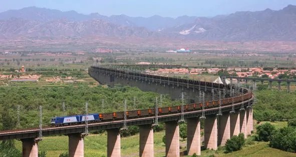 大秦铁路两火车碰撞,传出巨大碰撞声,车上是否有乘客伤亡?