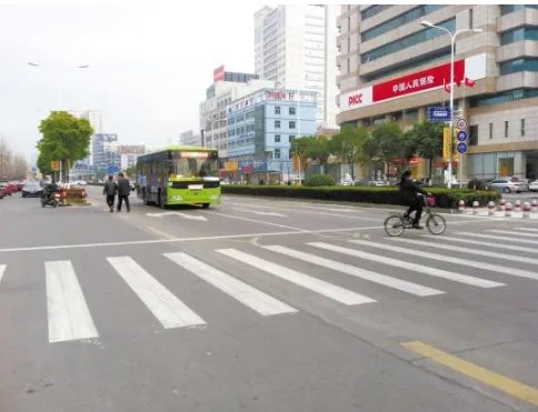 斑马线上无车让行是怎么回事？