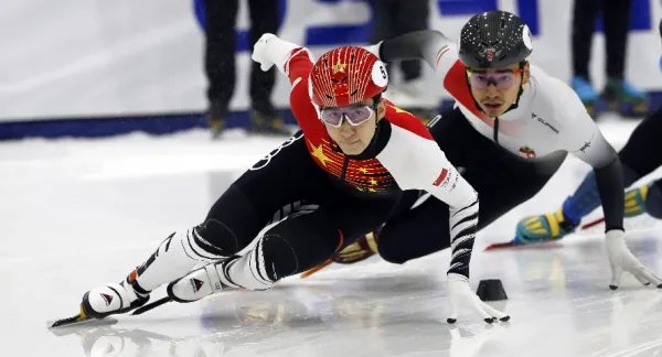 武大靖短道速滑世界杯500米夺冠,如何评价他在赛场上的表现?