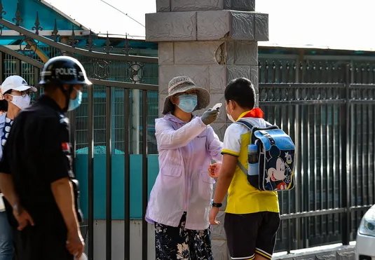 河北省小学低年级复学延期吗?